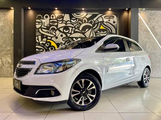 CHEVROLET ONIX 1.4 MPFI LTZ 8V FLEX 4P MANUAL CHEVROLET ONIX 1.4 MPFI LTZ 8V FLEX 4P MANUAL